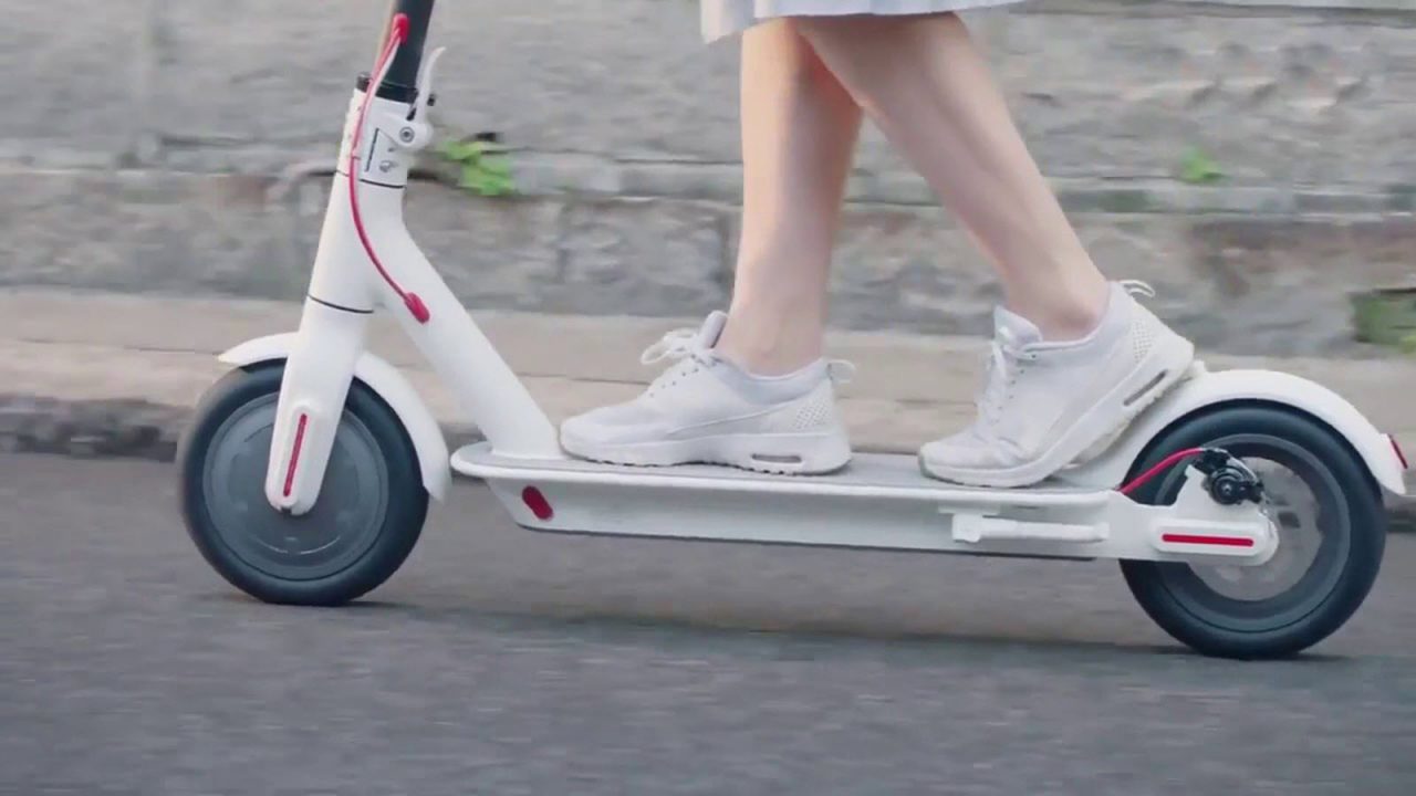 Xiaomi Mi Scooter: Ηλεκτρικές βόλτες και διασκέδαση!