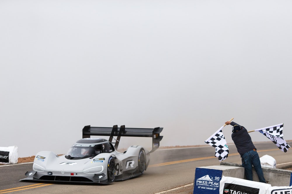 volkswagen-id-r-pikes-peak-all-time-record-2