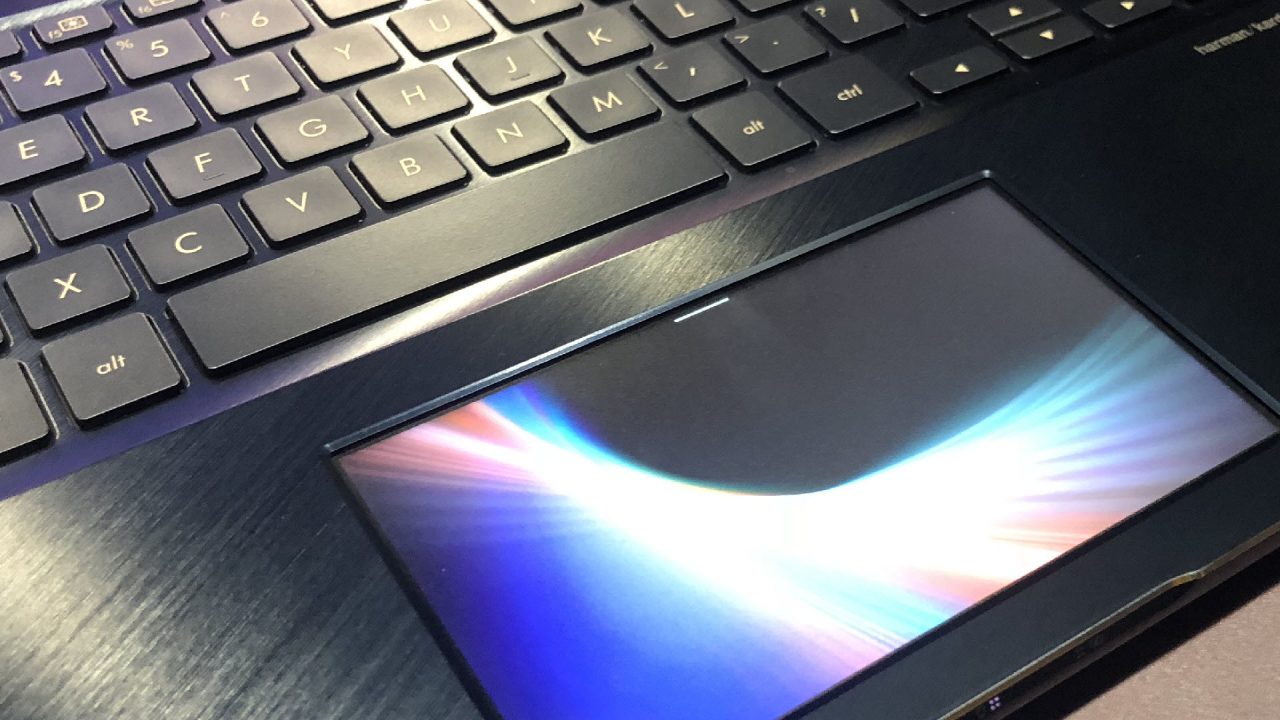 Η ASUS παρουσιάζει τα νέα ZenBook Pro 15 και ROG Strix SCAR II