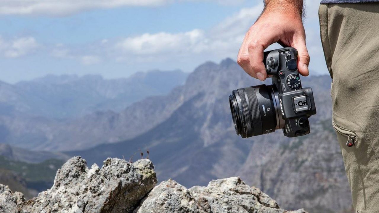 Η Canon ανακοινώνει την κυκλοφορία της compact, full frame EOS RP