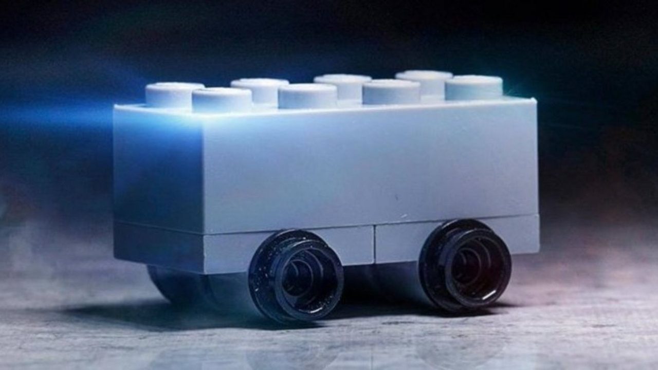 Και η Lego “τρολάρει” το φορτηγάκι της Tesla!