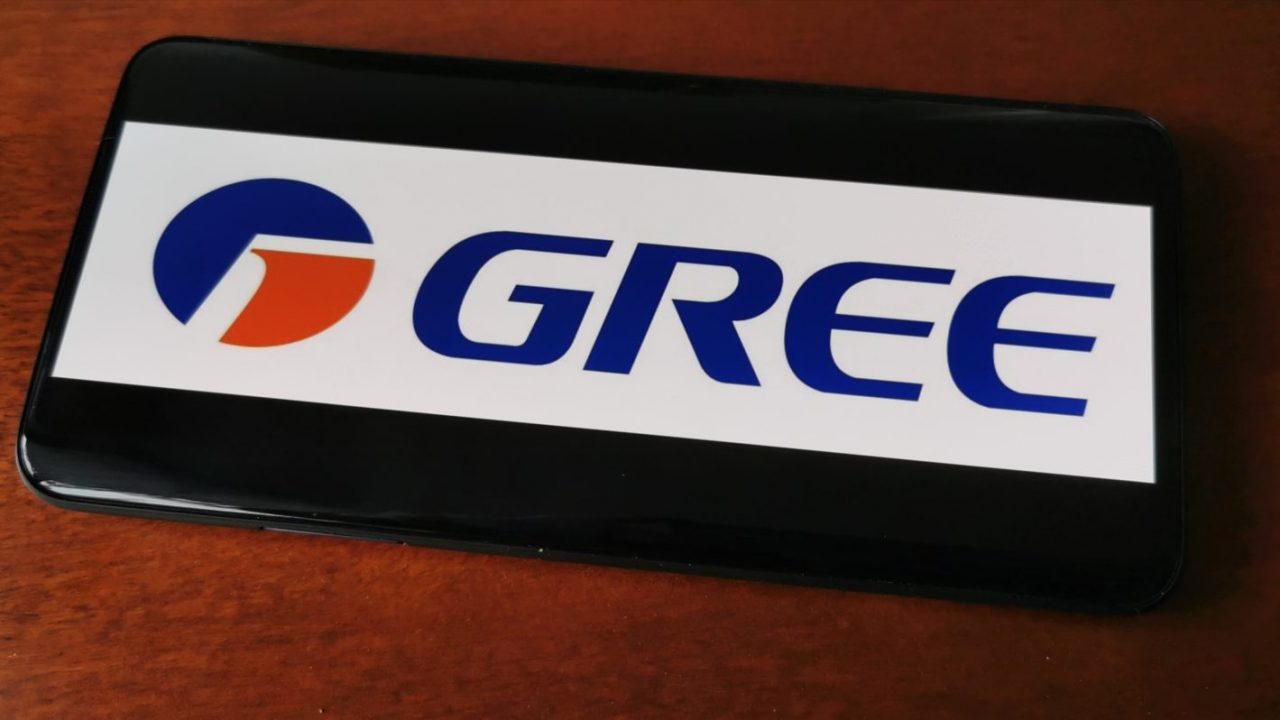 Η Gree μπορεί να λατρεύει τα κλιματιστικά αλλά ετοιμάζει και κινητό με αναδιπλούμενη οθόνη