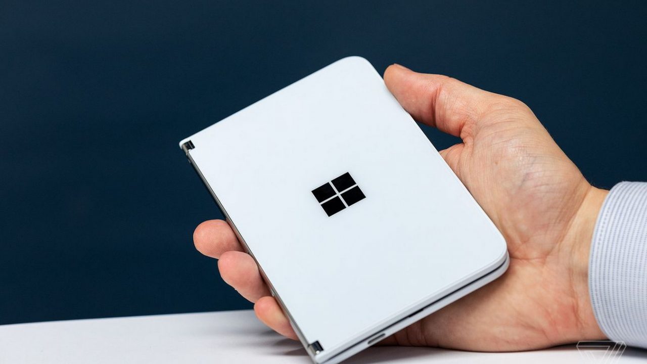 Microsoft Surface Duo: Αλήθεια ποιος χρειάζεται μια εύθραυστη foldable οθόνη;