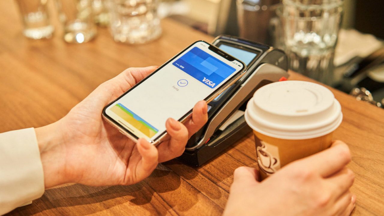 Εύκολες και ασφαλείς πληρωμές με το Apple Pay, για τους Πελάτες της Alpha Bank