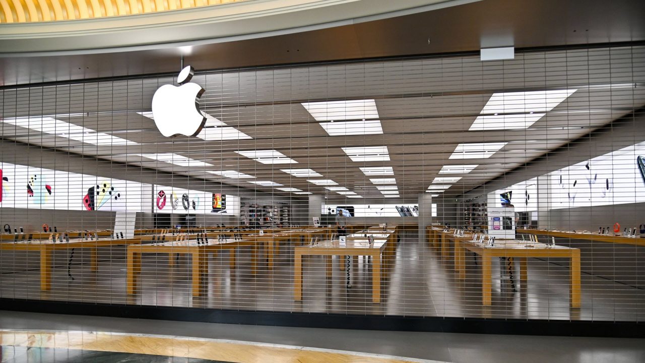 Η Apple κλείνει για άλλη μια φορά τα καταστήματά της στις ΗΠΑ λόγω των βίαιων διαδηλώσεων