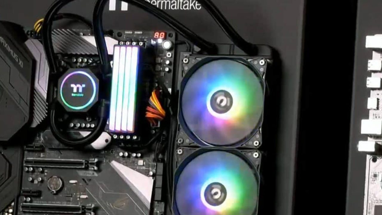 Η Thermaltake κάνει την υδρόψυξη mainstream και δροσίζει CPU και RAM!