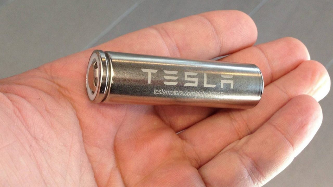 Η Tesla ετοιμάζεται να φέρει την επανάσταση με νέες προσιτές και ανθεκτικές μπαταρίες για αυτοκίνητα!