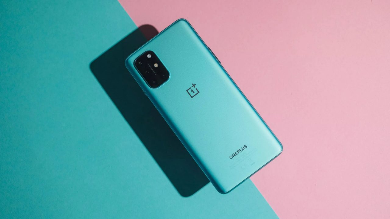 OnePlus 8T: Παρουσιάστηκε επίσημα και φιλοδοξεί να χτυπήσει τον flagship ανταγωνισμό