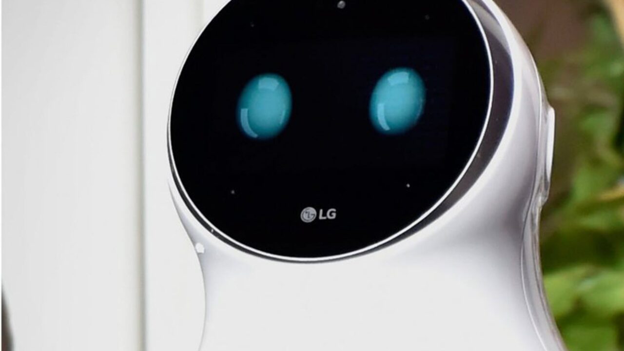 Τα υπερσύγχρονα LG Robots έρχονται για να αναβαθμίσουν την καθημερινότητα των επαγγελματιών και των πελατών τους