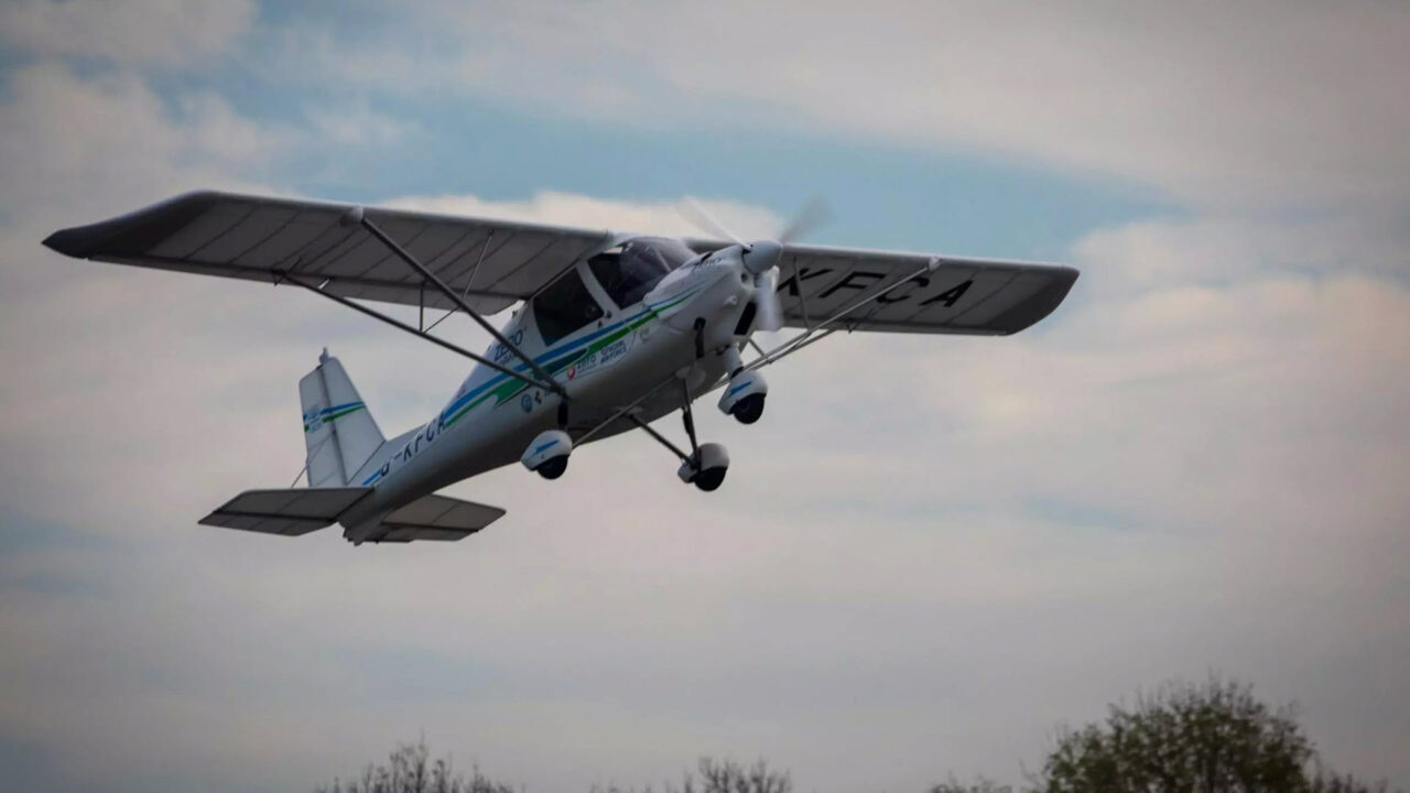 Η RAF πραγματοποιεί την πρώτη πτήση αεροπλάνου με 100% συνθετικά καύσιμα