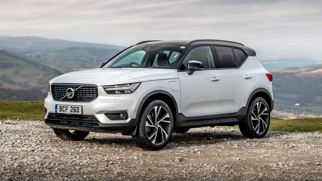 Τα ηλεκτρικά Volvo XC40 και C40 αποκτούν πίσω κίνηση, βελτιωμένη αυτονομία και ταχύτερη φόρτιση