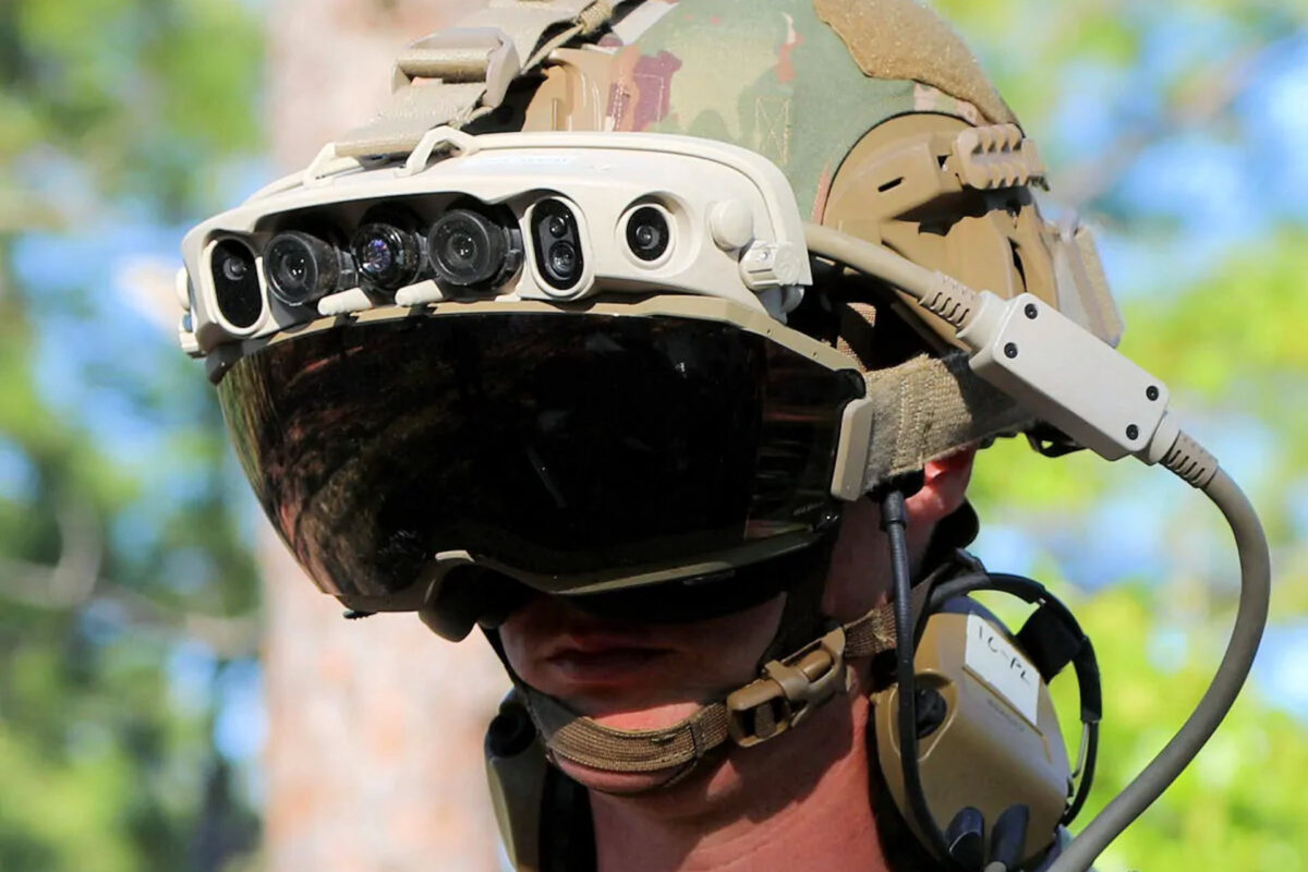 Το HoloLens της Microsoft φέρνει ναυτία στους στρατιώτες των ΗΠΑ που το δοκιμάζουν