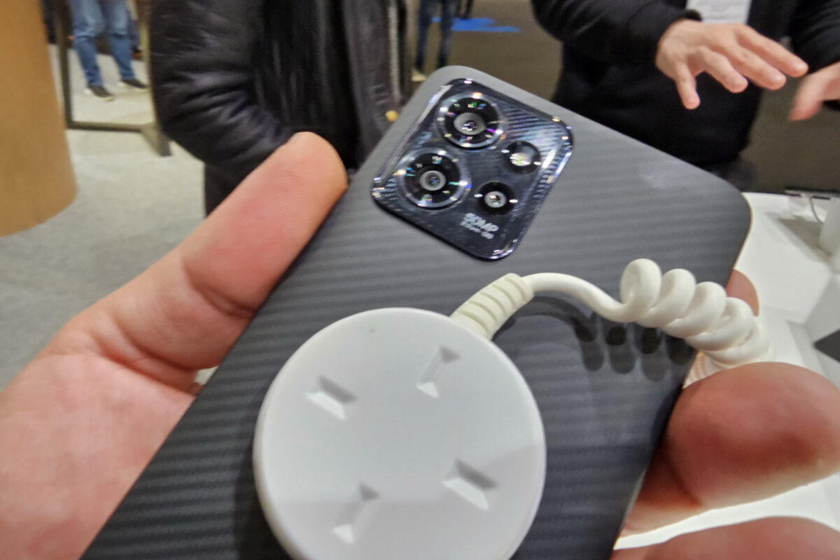 Lenovo ThinkPhone by Motorola: Το θρυλικό laptop γίνεται κινητό