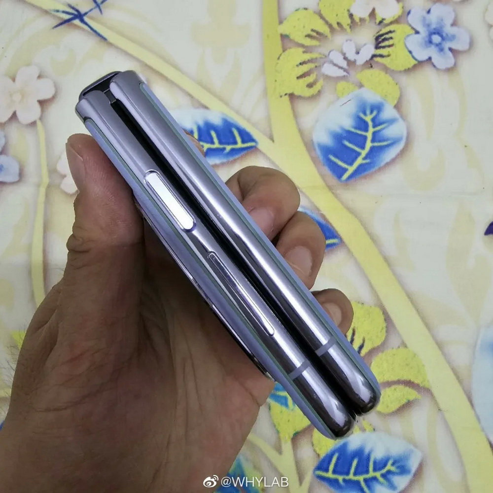 Η Tecno έτοιμη να παρουσιάσει και το πρώτο της αναδιπλούμενο Flip phone