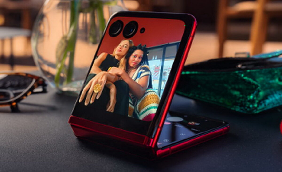 Το νέο Motorola Rarz Ultra φέρνει πονοκέφαλο στον foldable ανταγωνισμό