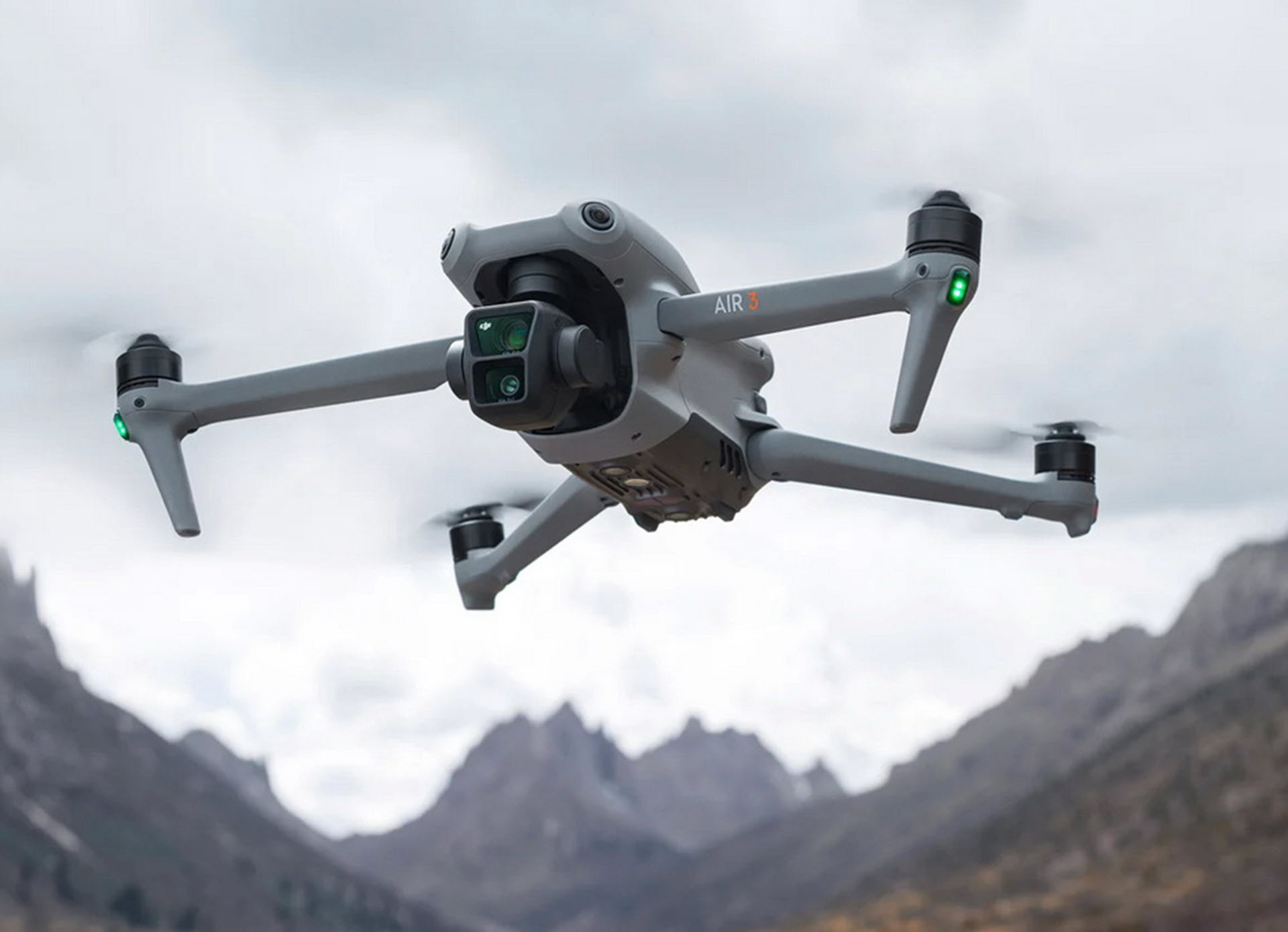 DJI Air 3: Με διπλές 4K κάμερες, ενισχυμένη αυτονομία πτήσης και εξελιγμένες λειτουργίες ασφαλείας