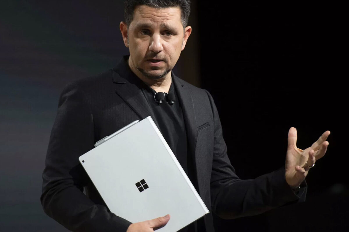 Ο επικεφαλής των Surface και Windows Panos Panay εγκαταλείπει τη Microsoft