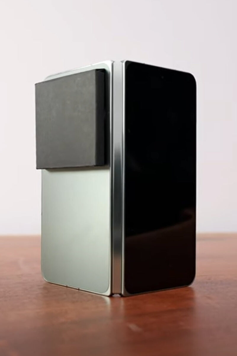 OnePlus Open: Το νέο foldable αποκαλύπτει τον εξελιγμένο μηχανισμό αναδίπλωσης και λεπτομέρειες της σχεδίασης