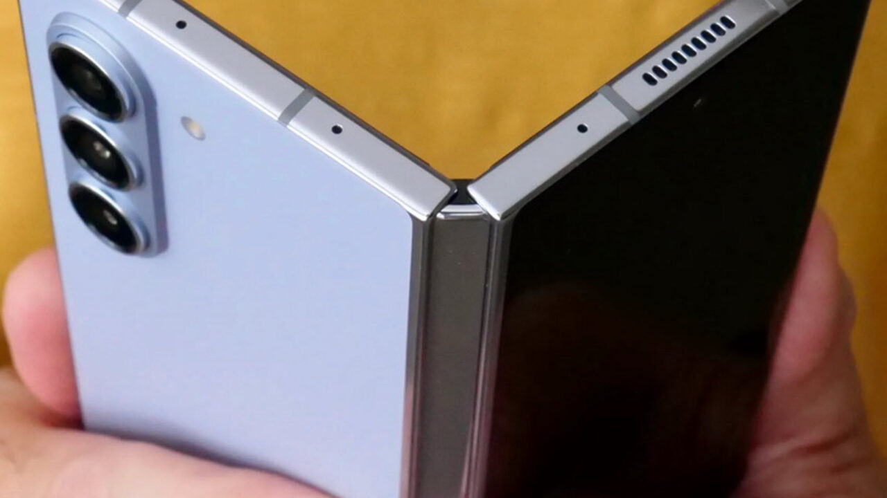 Η Samsung αναζητά λύσεις για να παρουσιάσει ένα πιο προσιτό foldable στην αγορά