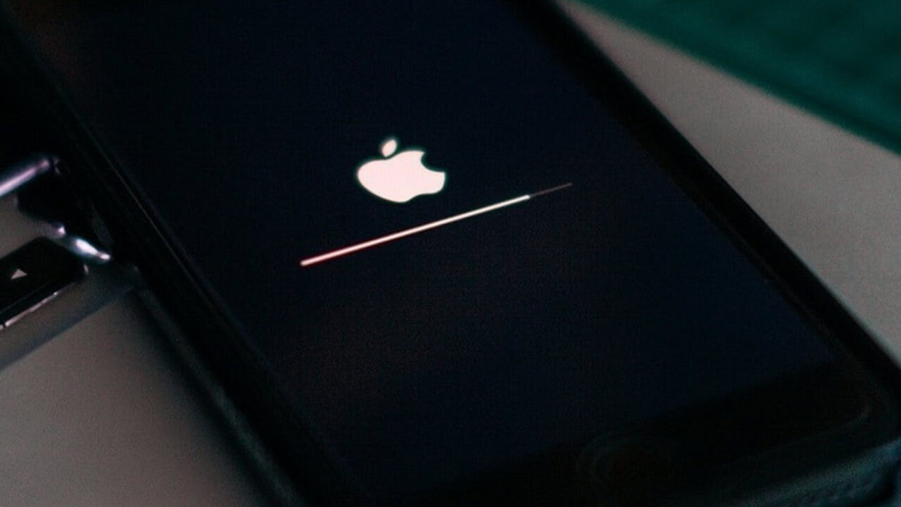 Η Apple αποσύρει την τελευταία beta του iOS 17.3 μετά από αναφορές για μπλοκαρισμένα iPhone