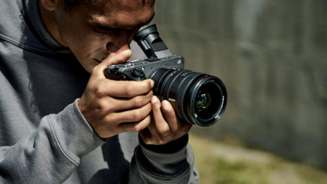 Η Sony παρουσιάζει την FX2, μια compact κάμερα που επεκτείνει τη σειρά Cinema Line και προσφέρει ευελιξία στους δημιουργούς