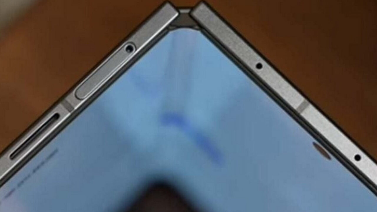 Τα foldable της Samsung και το επερχόμενο foldable της Apple, γιγαντώνουν την “μικρή” Fine M-Tec