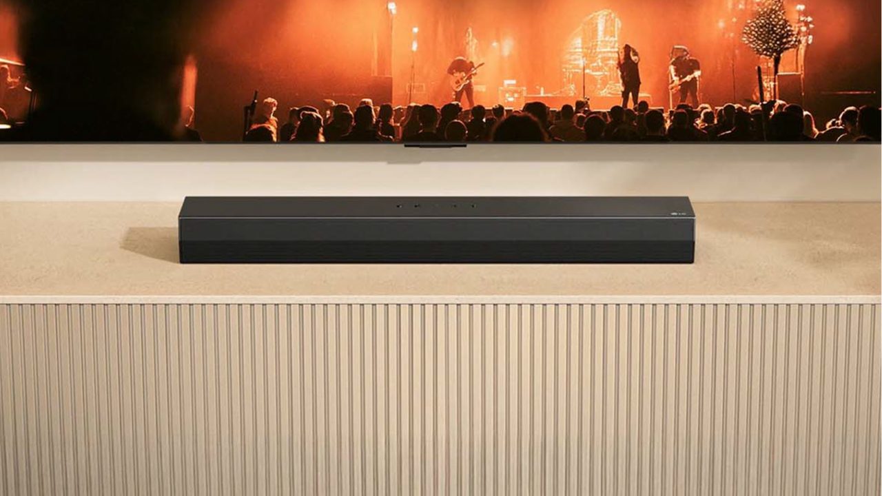 LG S20A: Το compact Soundbar που κάνει τις φθινοπωρινές σας βραδιές ακόμα πιο “cozy”