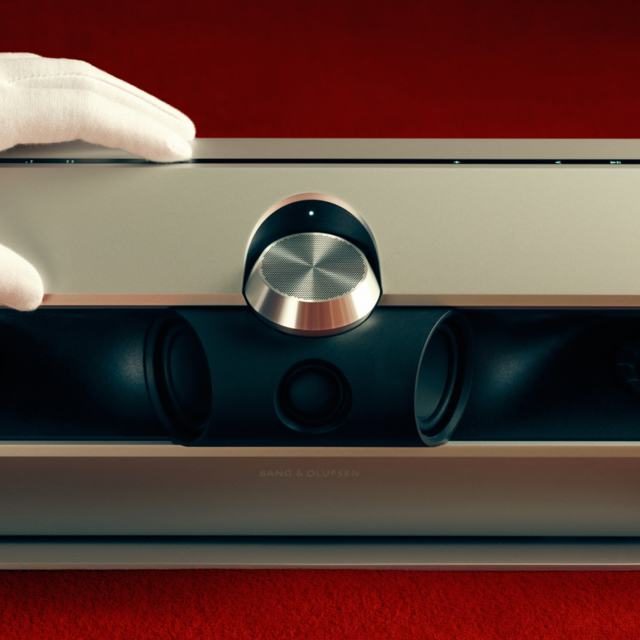 Η BANG & OLUFSEN παρουσιάζει την ισχυρή ηχομπάρα Beosound Premiere