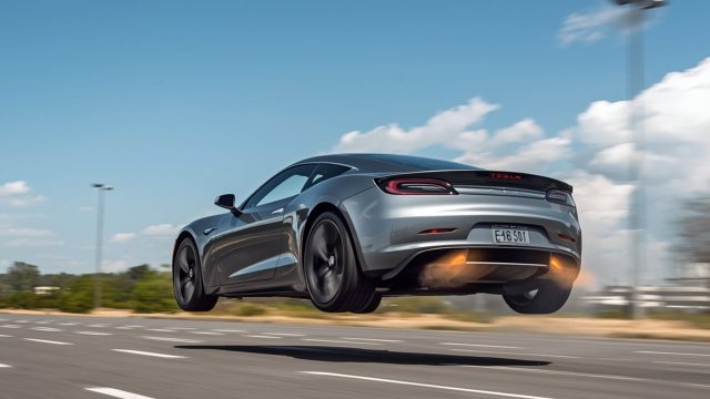 Ο Έλον Μασκ υπόσχεται ότι το Tesla Roadster θα πετάξει στον αέρα πριν το τέλος της χρονιάς