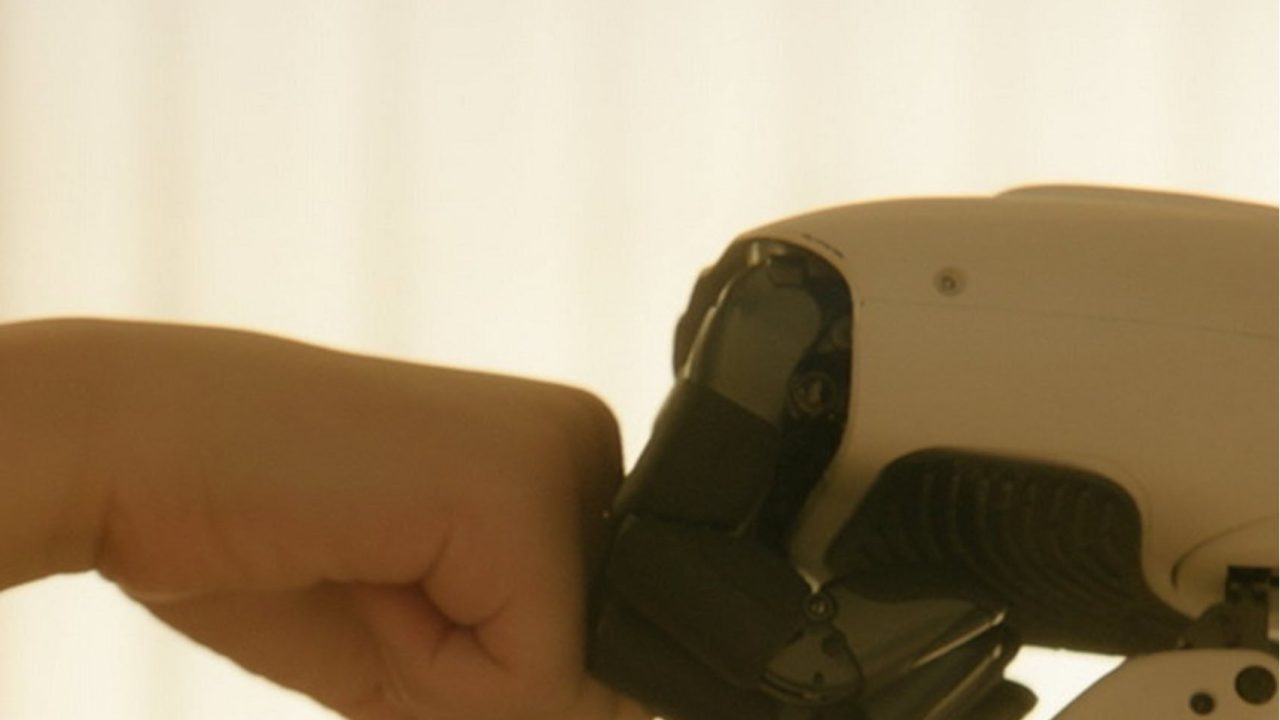 LG CLOiD: Το νέο ρομπότ που θα αναλάβει όλες τις δουλειές του σπιτιού