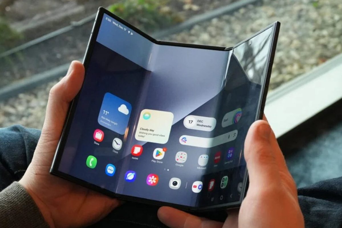 Το Samsung Galaxy Z TriFold γίνεται ανάρπαστο στις ΗΠΑ, παρά το κόστος των 2.453 ευρώ Το Samsung Galaxy Z TriFold γίνεται ανάρπαστο στις ΗΠΑ, παρά το κόστος των 2.453 ευρώ